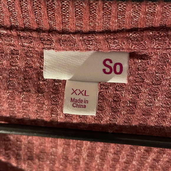 Red sweater - Picture 4 of 5